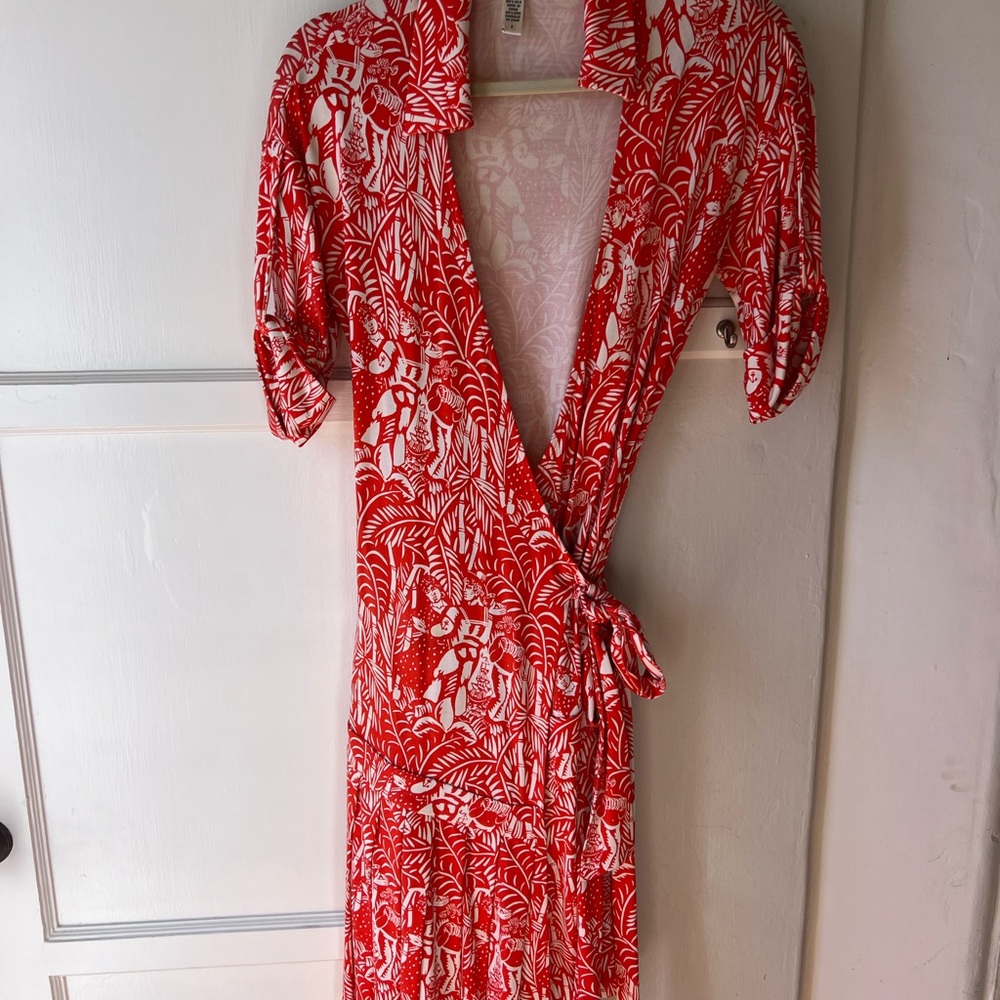 Diane Von Furstenberg orange and white wrap dress with pleated bottom